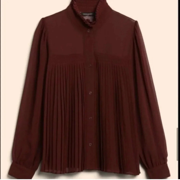 Banana Republic Chiffon Pleated Blouse - Picture 9 of 13